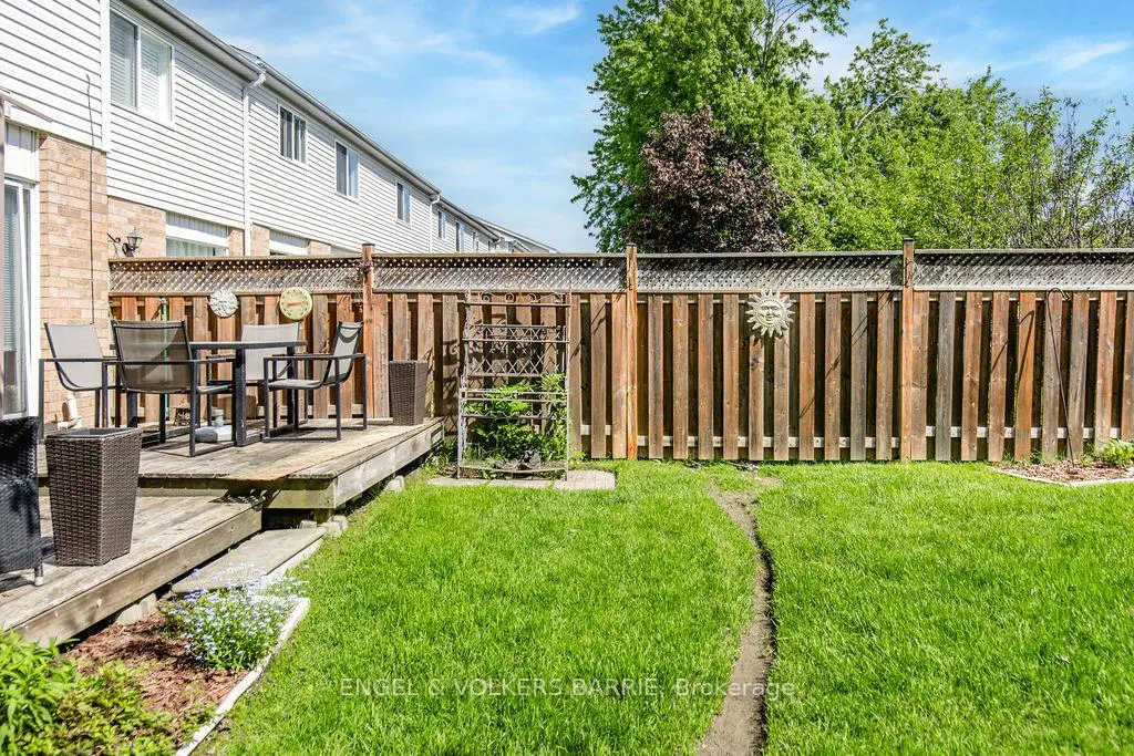 Photo 25 of 47 Pickett Crescent, Barrie, Painswick North — HOMEH