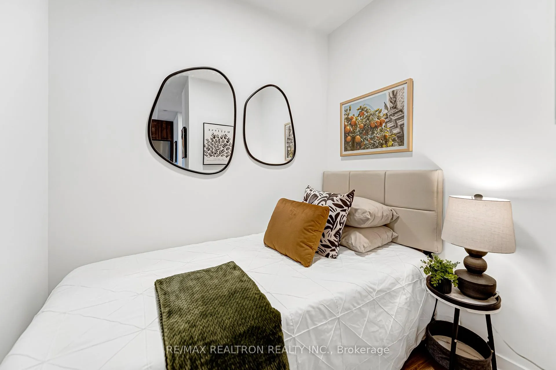 Photo 6 of Unit 511, 10 Lagerfeld Drive, Brampton, Northwest Brampton — HOMEH