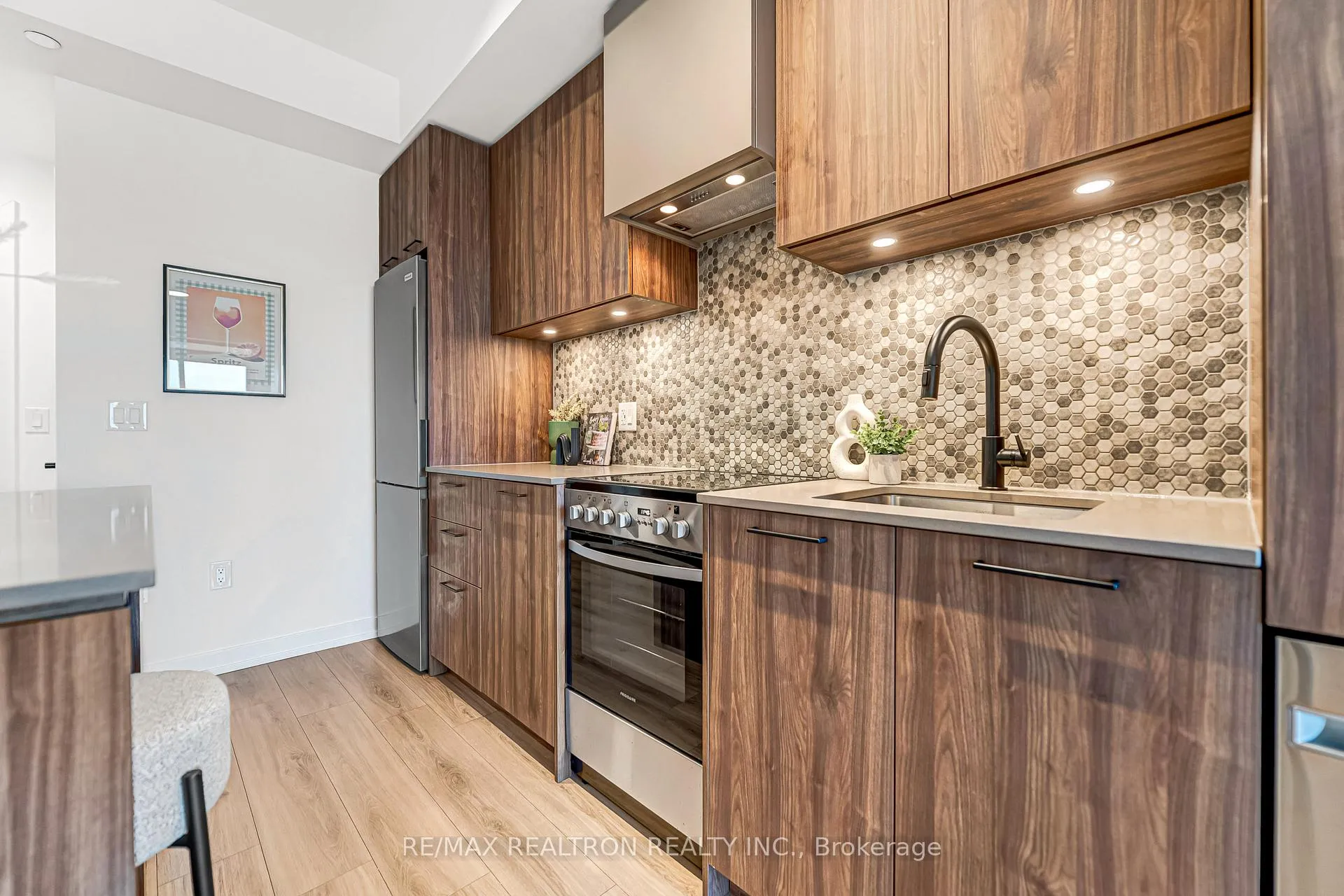 Photo 13 of Unit 511, 10 Lagerfeld Drive, Brampton, Northwest Brampton — HOMEH
