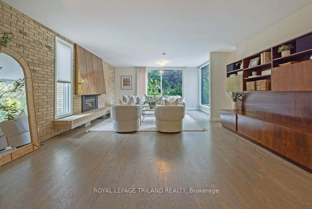 Photo 8 of 12 Mayfair Drive, London, East B — HOMEH