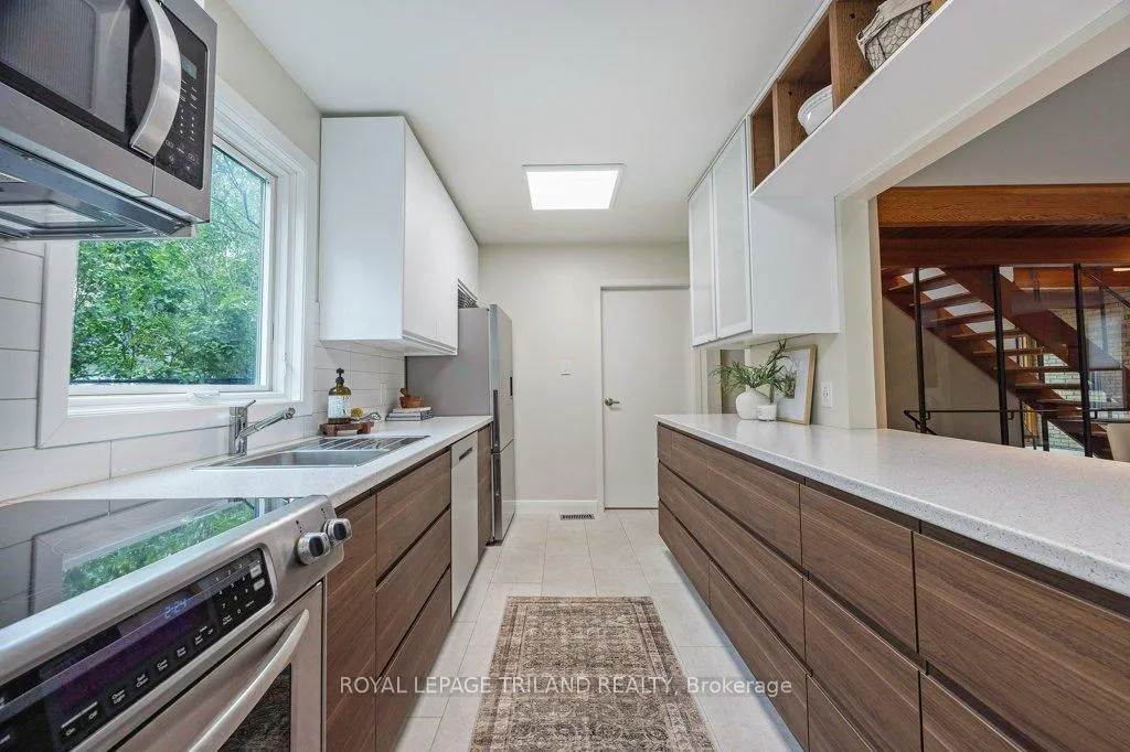 Photo 19 of 12 Mayfair Drive, London, East B — HOMEH