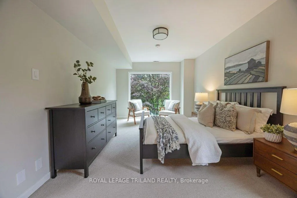 Photo 32 of 12 Mayfair Drive, London, East B — HOMEH