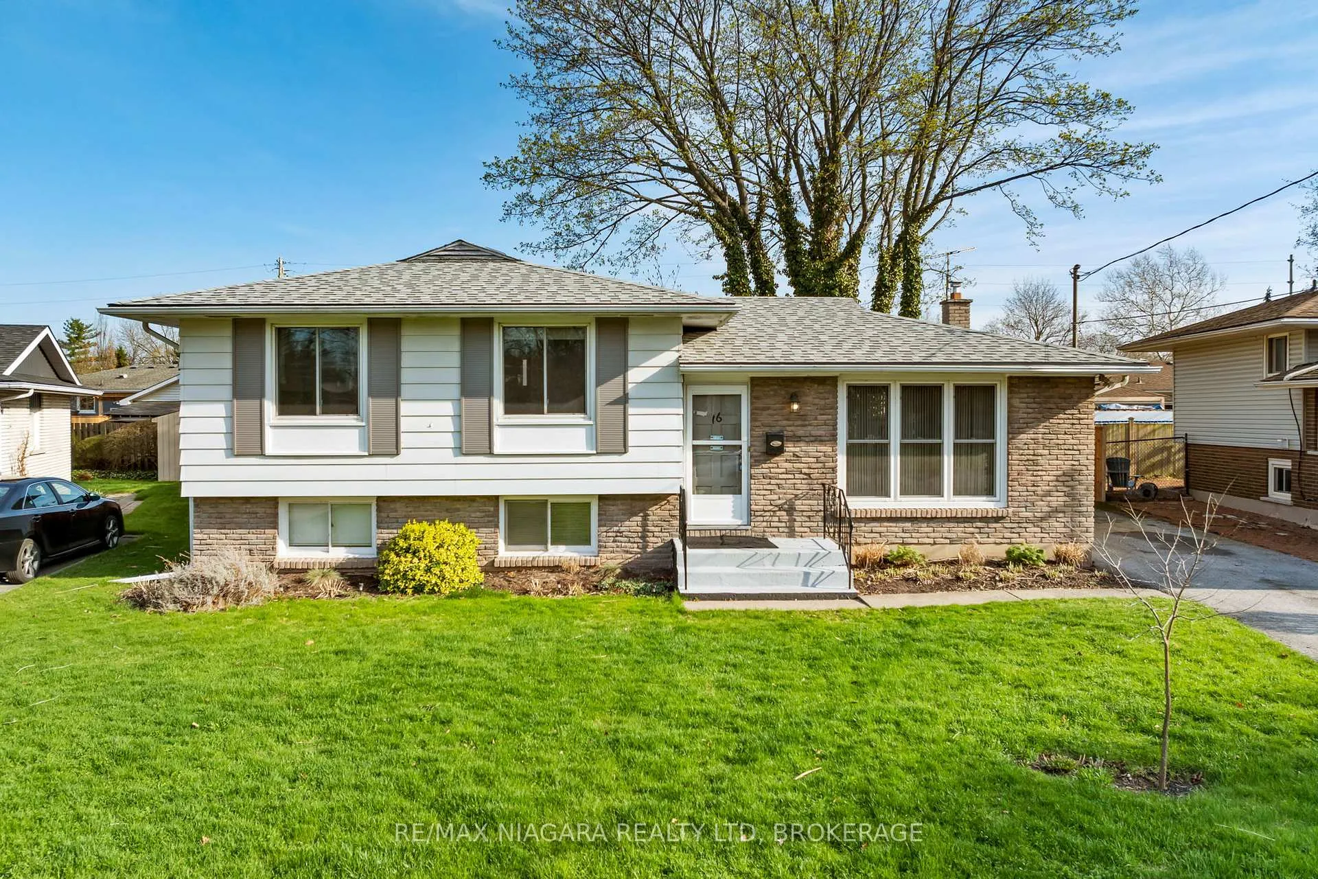 Photo 1 of 16 Croydon Drive, St. Catharines, Lakeshore — HOMEH