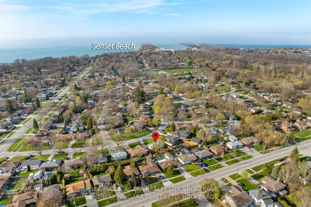 Photo 3 of 16 Croydon Drive, St. Catharines, Lakeshore — HOMEH