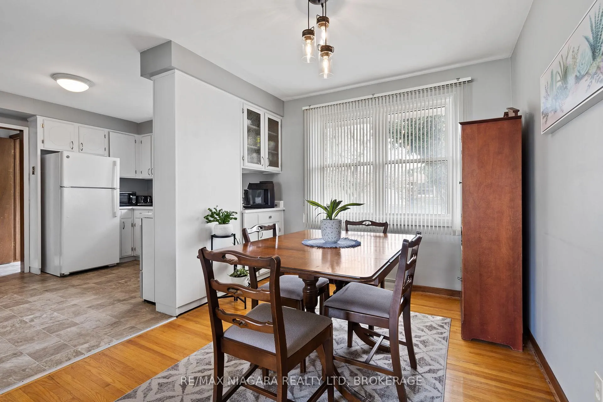Photo 10 of 16 Croydon Drive, St. Catharines, Lakeshore — HOMEH