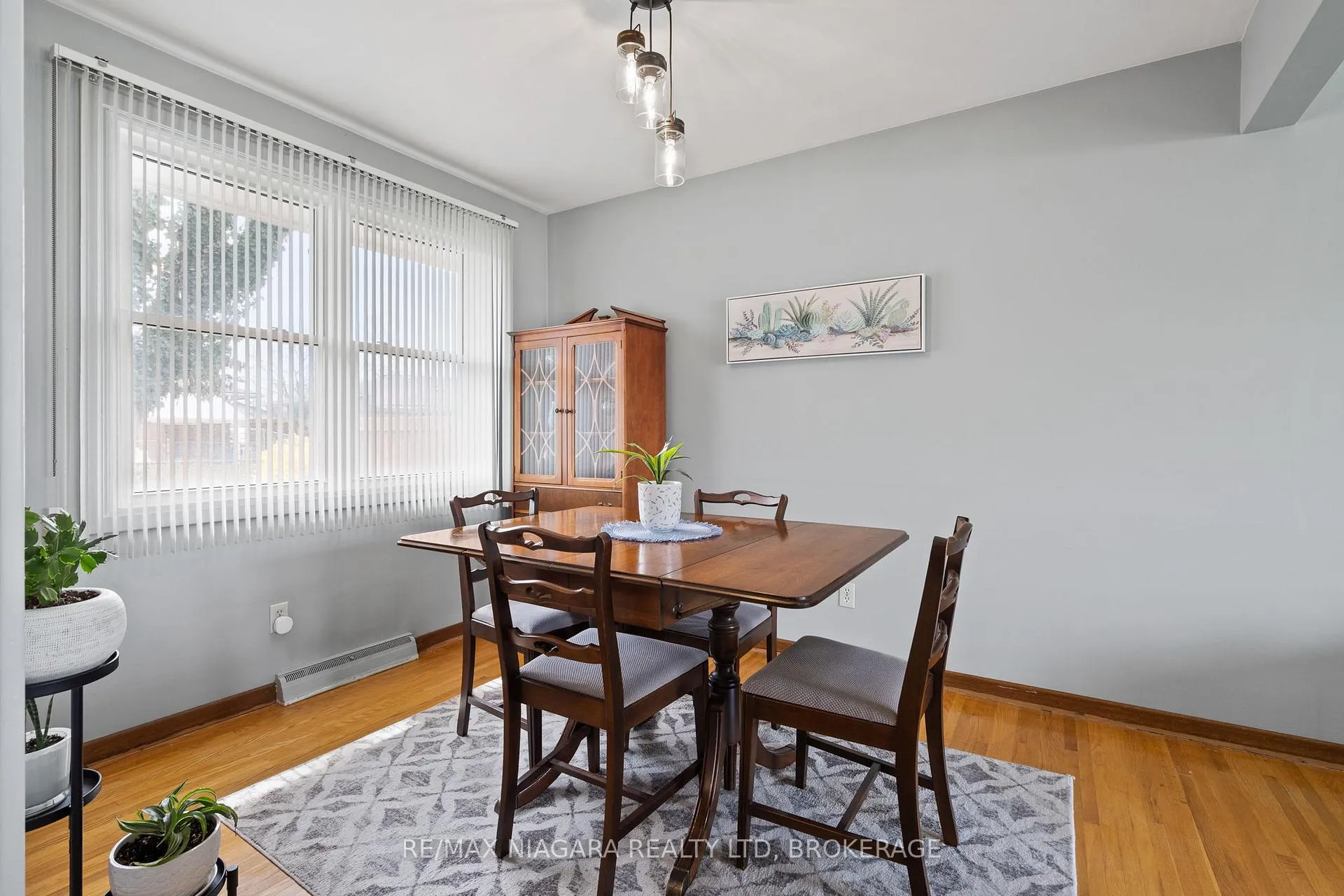 Photo 11 of 16 Croydon Drive, St. Catharines, Lakeshore — HOMEH