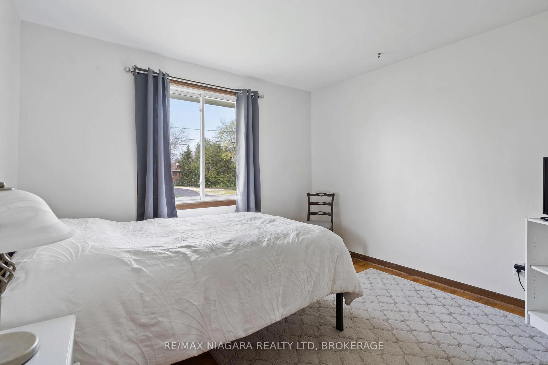 Photo 15 of 16 Croydon Drive, St. Catharines, Lakeshore — HOMEH