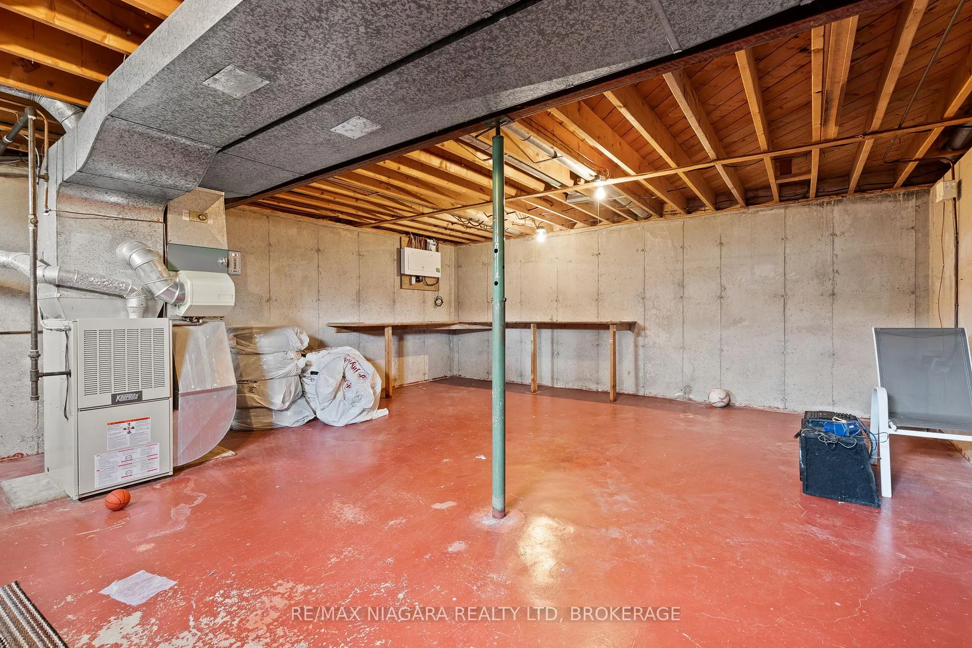 Photo 24 of 16 Croydon Drive, St. Catharines, Lakeshore — HOMEH