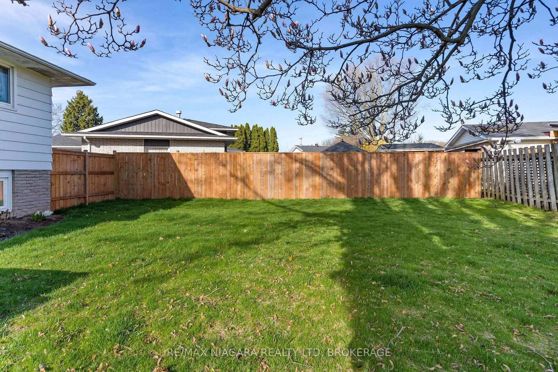 Photo 28 of 16 Croydon Drive, St. Catharines, Lakeshore — HOMEH