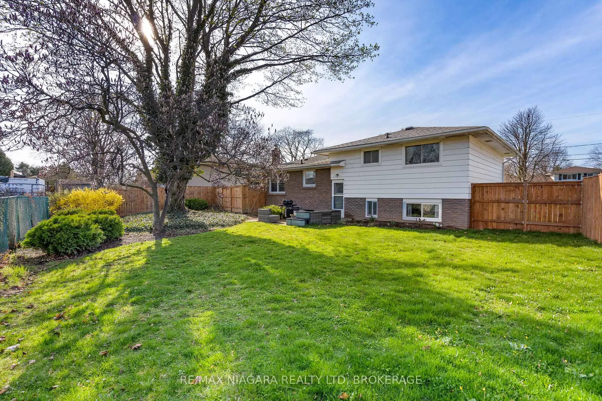 Photo 29 of 16 Croydon Drive, St. Catharines, Lakeshore — HOMEH