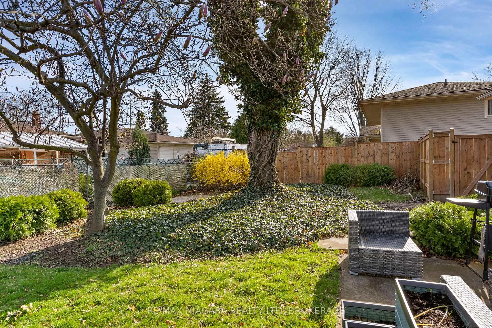 Photo 30 of 16 Croydon Drive, St. Catharines, Lakeshore — HOMEH