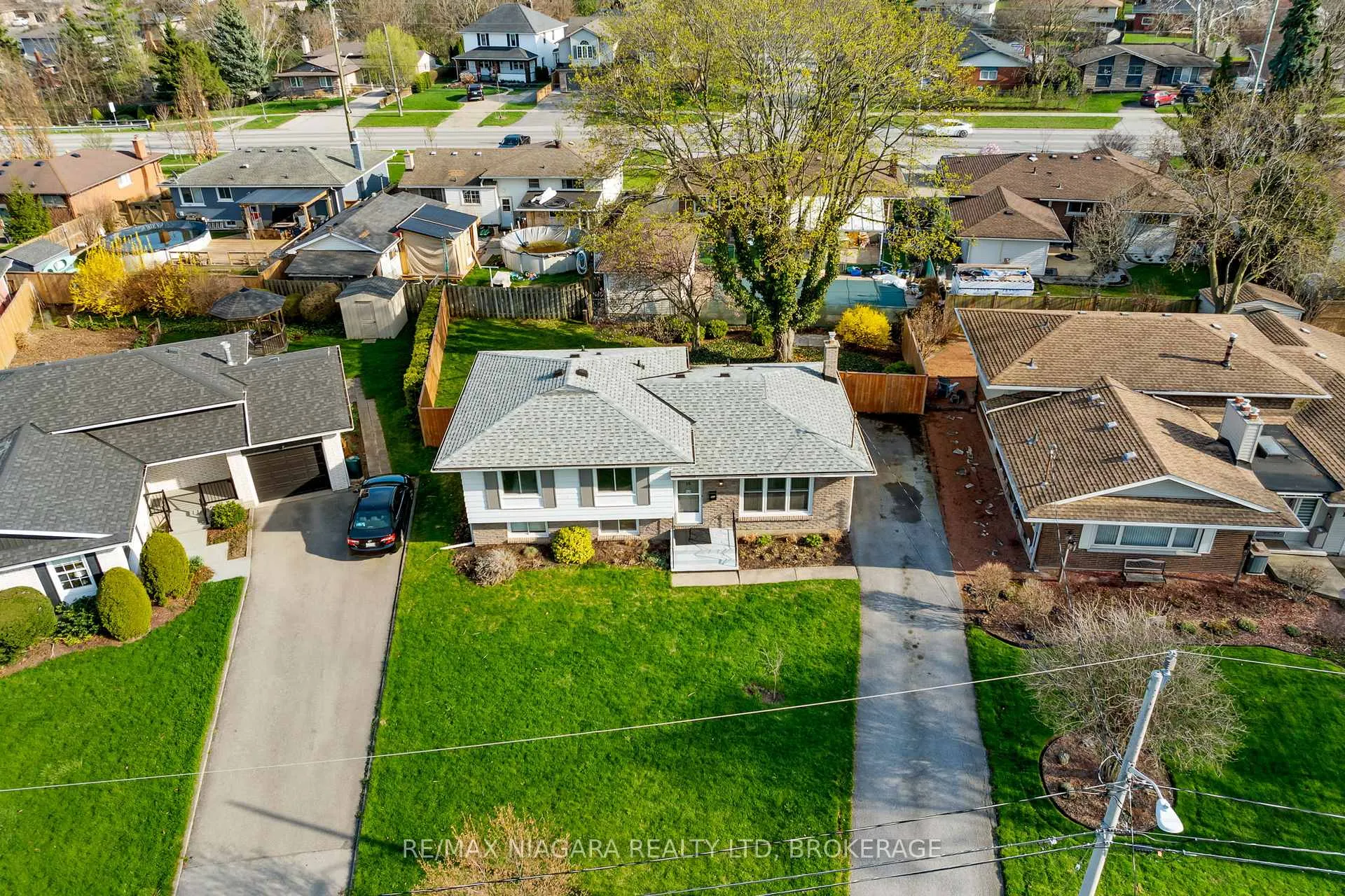Photo 32 of 16 Croydon Drive, St. Catharines, Lakeshore — HOMEH
