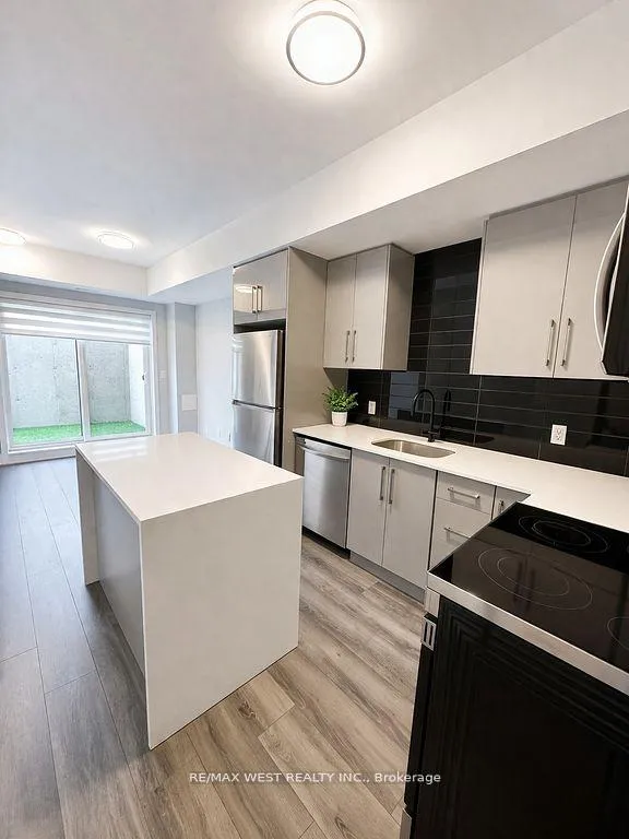 Photo 1 of Unit 110, 6065 McLeod Road, Niagara Falls, Arad/Fallsview — HOMEH