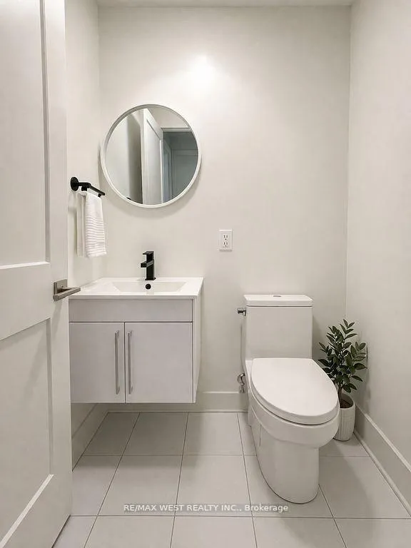 Photo 5 of Unit 110, 6065 McLeod Road, Niagara Falls, Arad/Fallsview — HOMEH