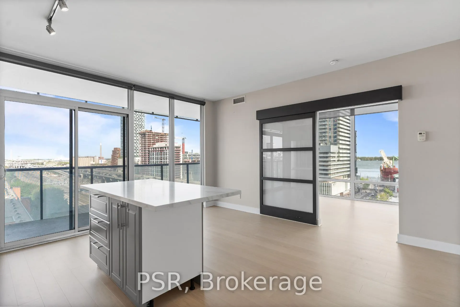 Front of Unit 1011, 1 Market Street