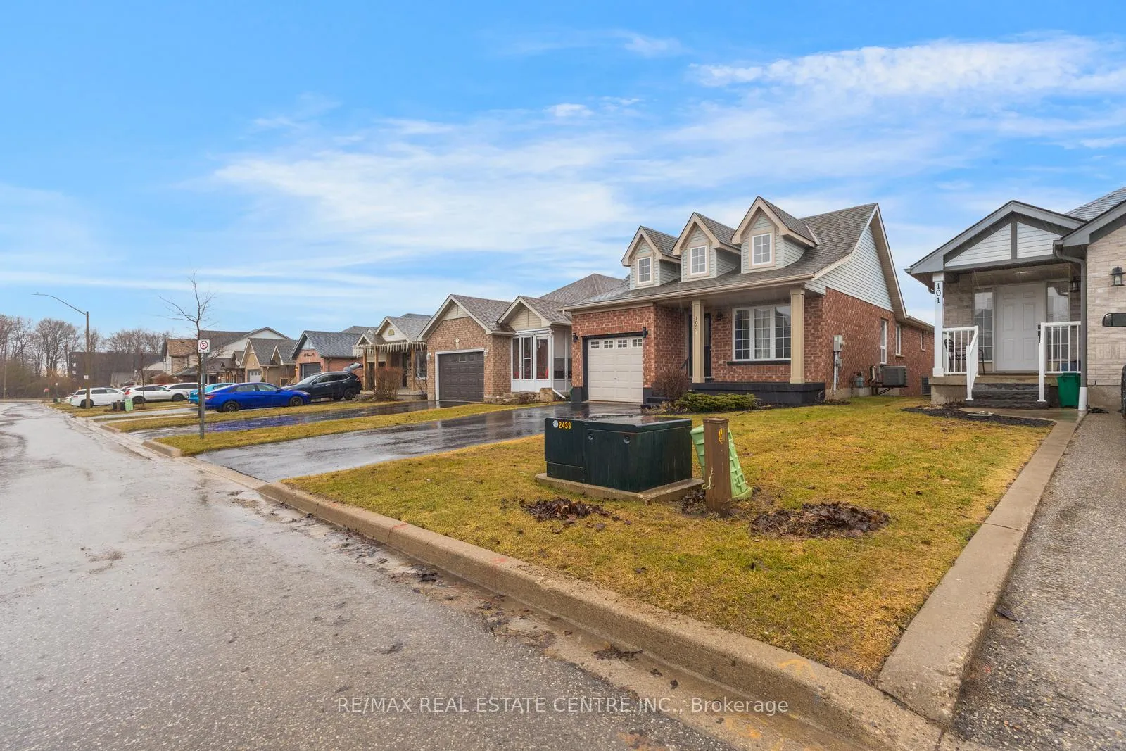 Photo 2 of 103 Biscayne Crescent N, Orangeville — HOMEH