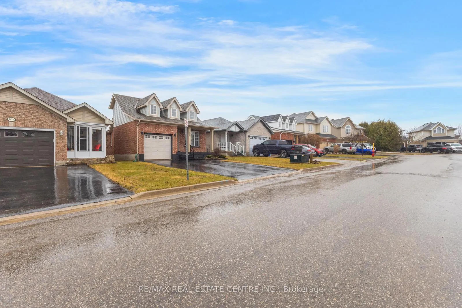 Photo 3 of 103 Biscayne Crescent N, Orangeville — HOMEH