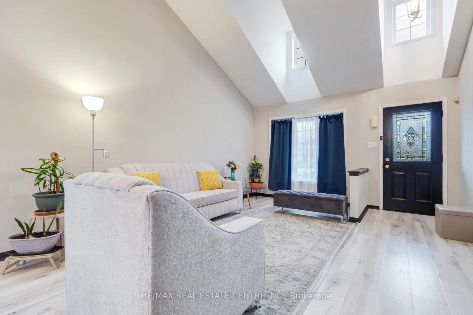 Photo 7 of 103 Biscayne Crescent N, Orangeville — HOMEH