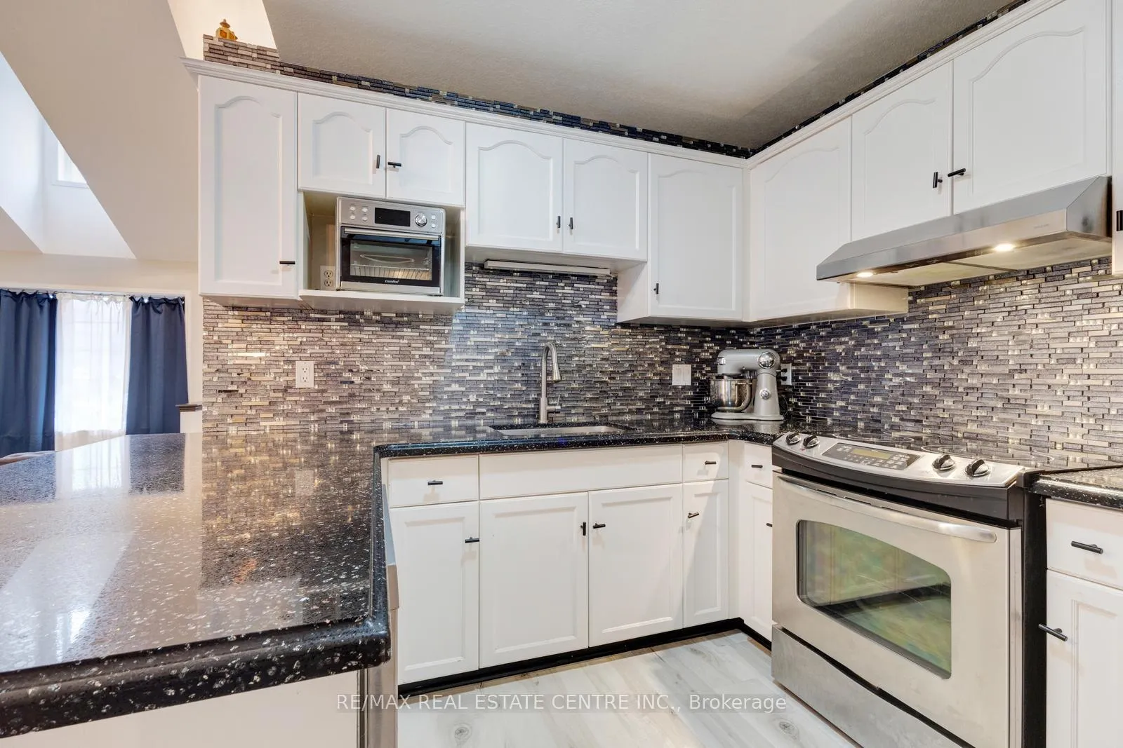 Photo 20 of 103 Biscayne Crescent N, Orangeville — HOMEH