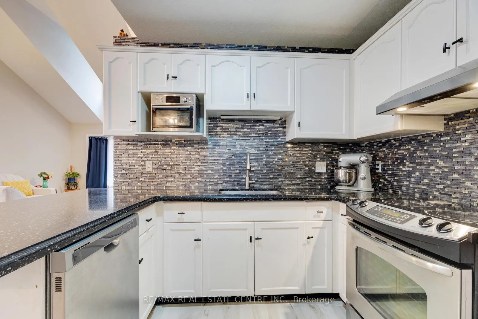 Photo 21 of 103 Biscayne Crescent N, Orangeville — HOMEH
