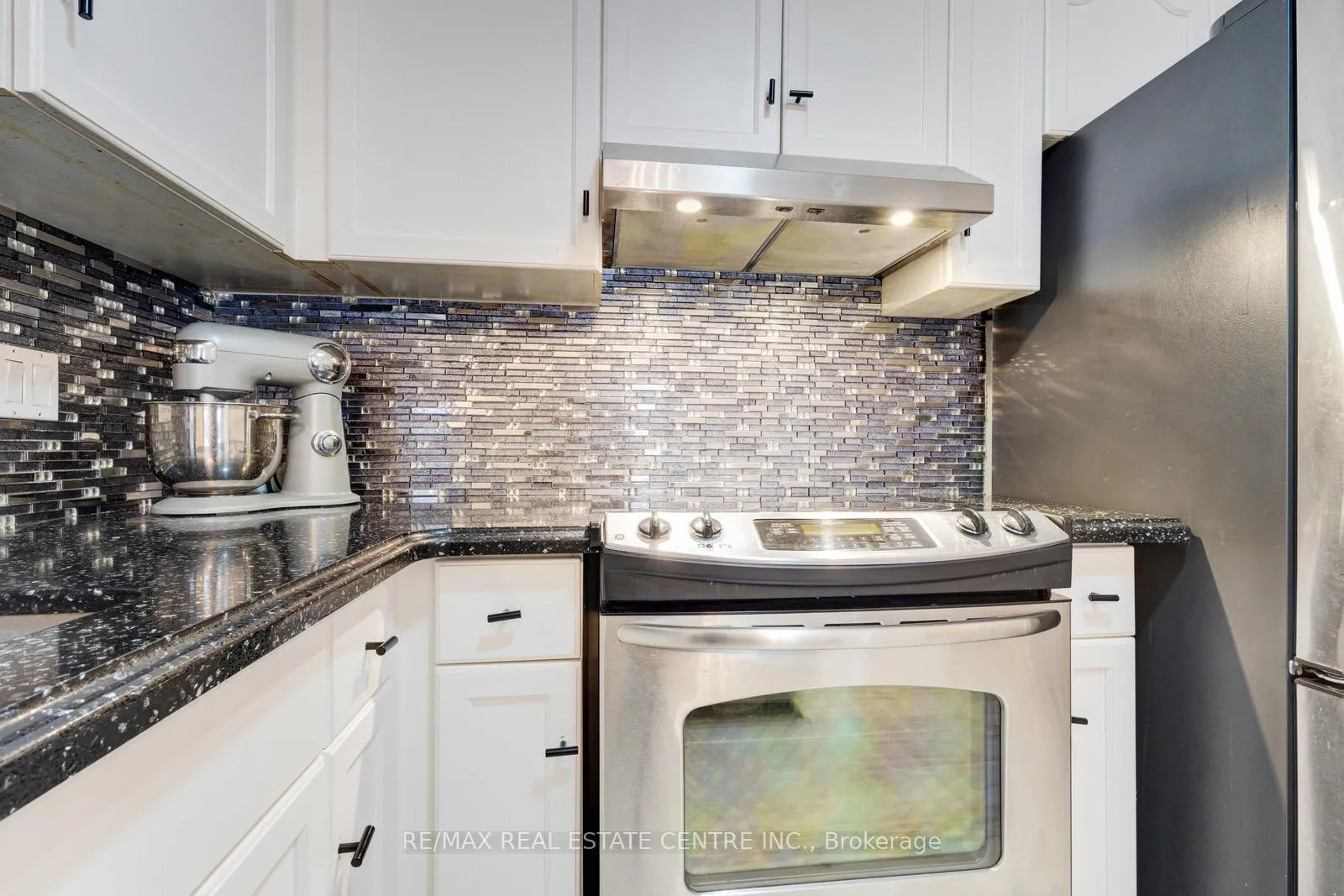 Photo 22 of 103 Biscayne Crescent N, Orangeville — HOMEH