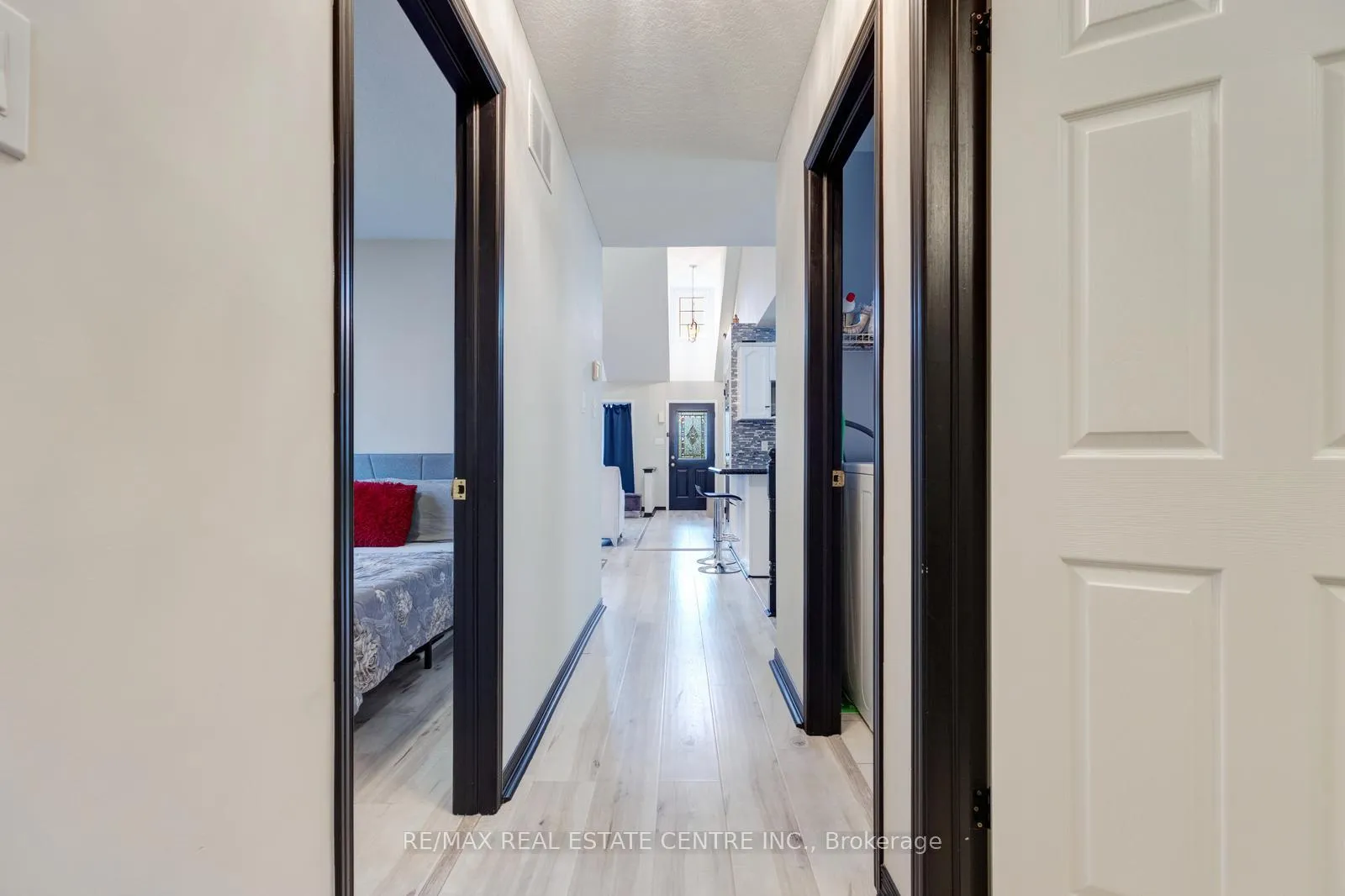 Photo 23 of 103 Biscayne Crescent N, Orangeville — HOMEH