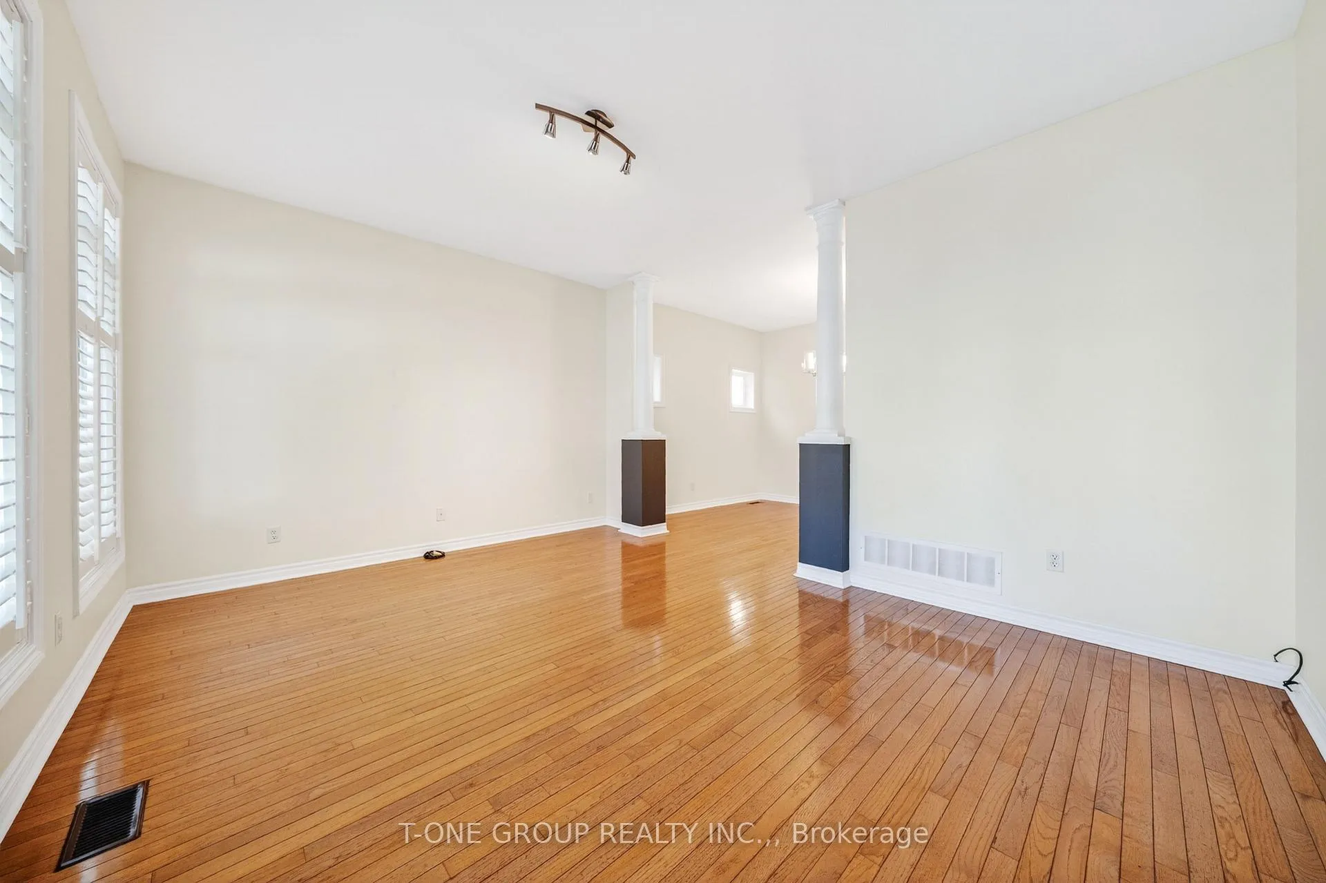 Photo 8 of 99 Prospectors Drive, Markham, Angus Glen — HOMEH