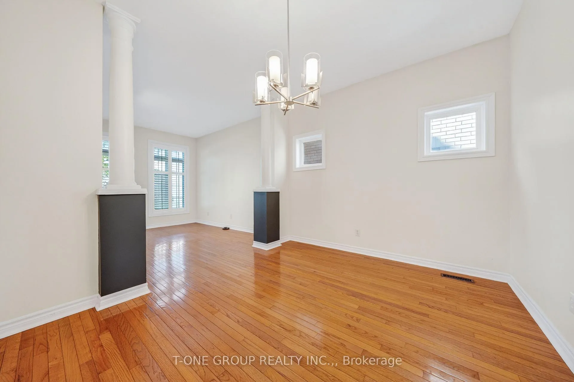 Photo 11 of 99 Prospectors Drive, Markham, Angus Glen — HOMEH