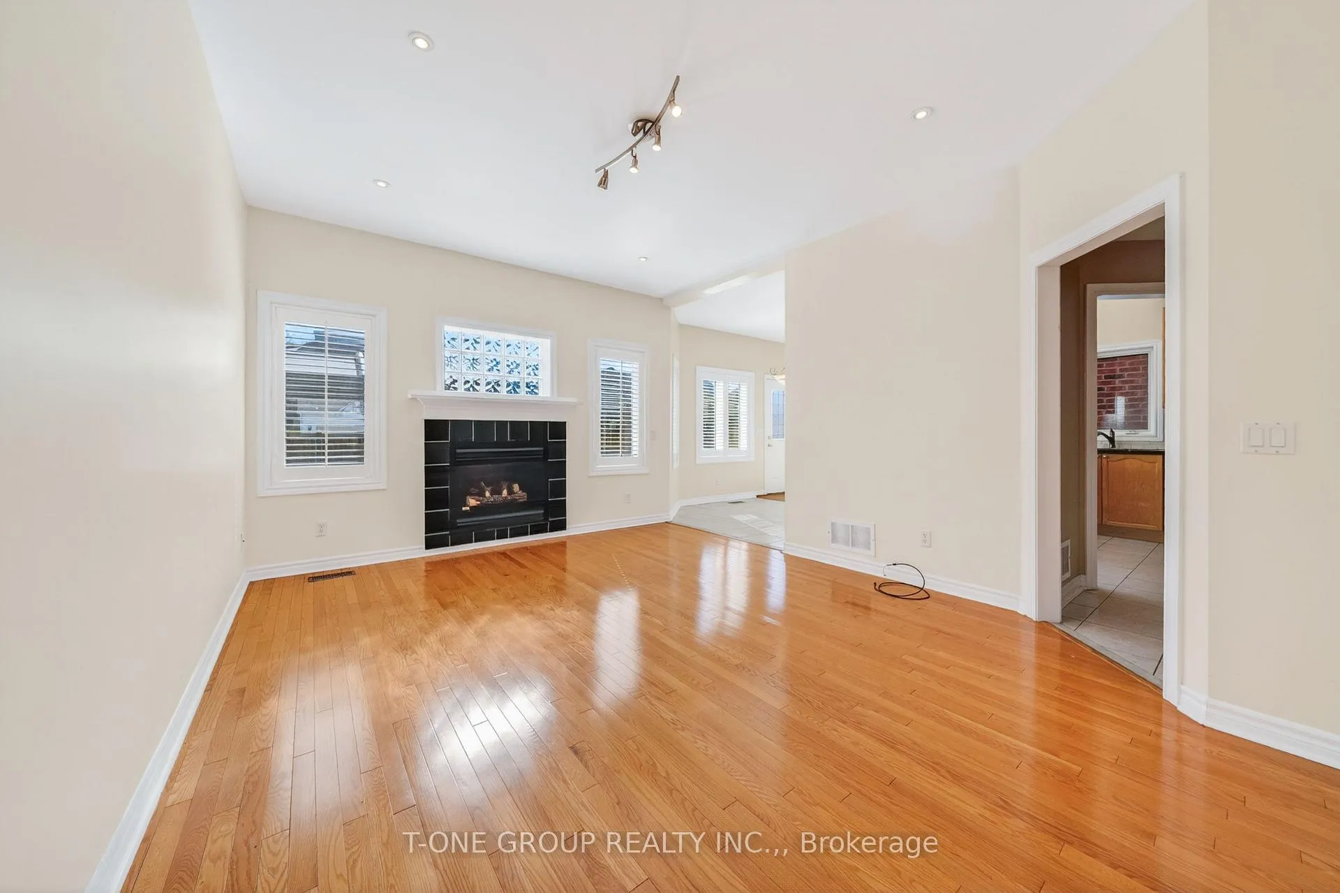 Photo 22 of 99 Prospectors Drive, Markham, Angus Glen — HOMEH