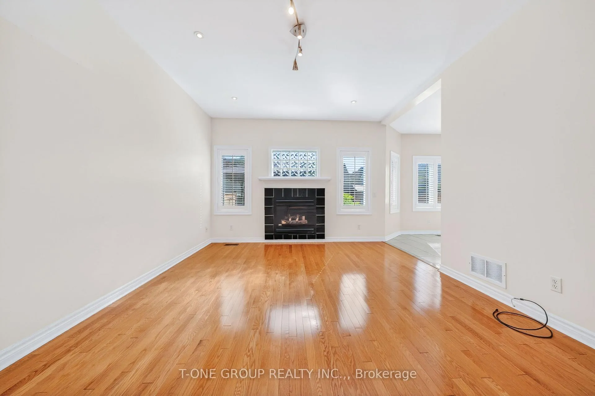 Photo 24 of 99 Prospectors Drive, Markham, Angus Glen — HOMEH
