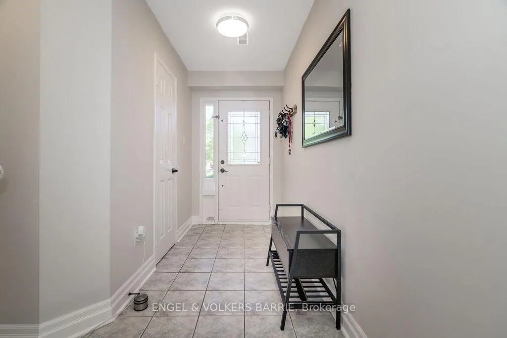 Photo 2 of 84 Pickett Crescent, Barrie, Painswick North — HOMEH