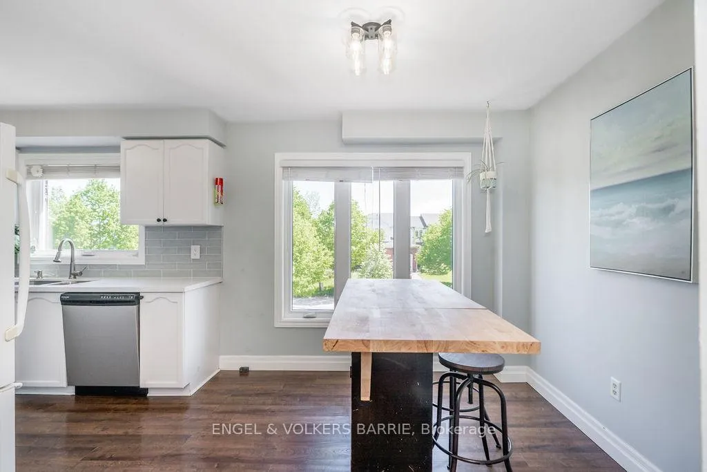 Photo 9 of 84 Pickett Crescent, Barrie, Painswick North — HOMEH