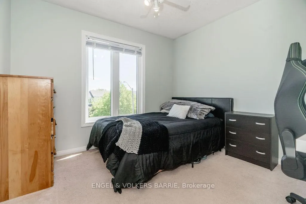 Photo 20 of 84 Pickett Crescent, Barrie, Painswick North — HOMEH