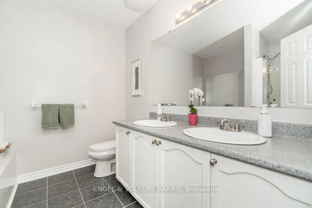 Photo 23 of 84 Pickett Crescent, Barrie, Painswick North — HOMEH