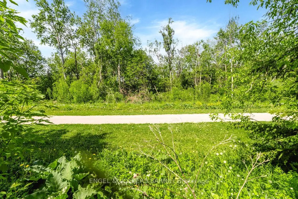 Photo 29 of 84 Pickett Crescent, Barrie, Painswick North — HOMEH
