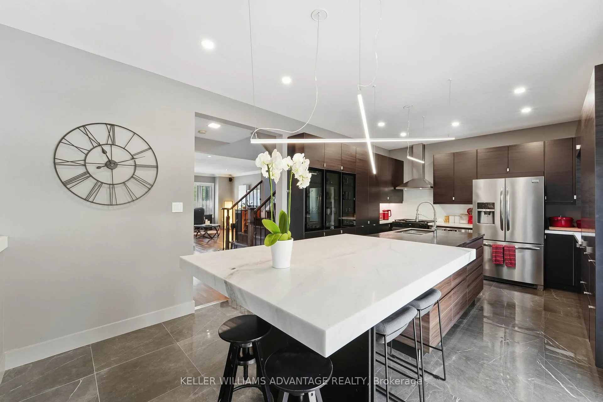 Photo 8 of 4 Cranberry Lane, Barrie, Holly — HOMEH