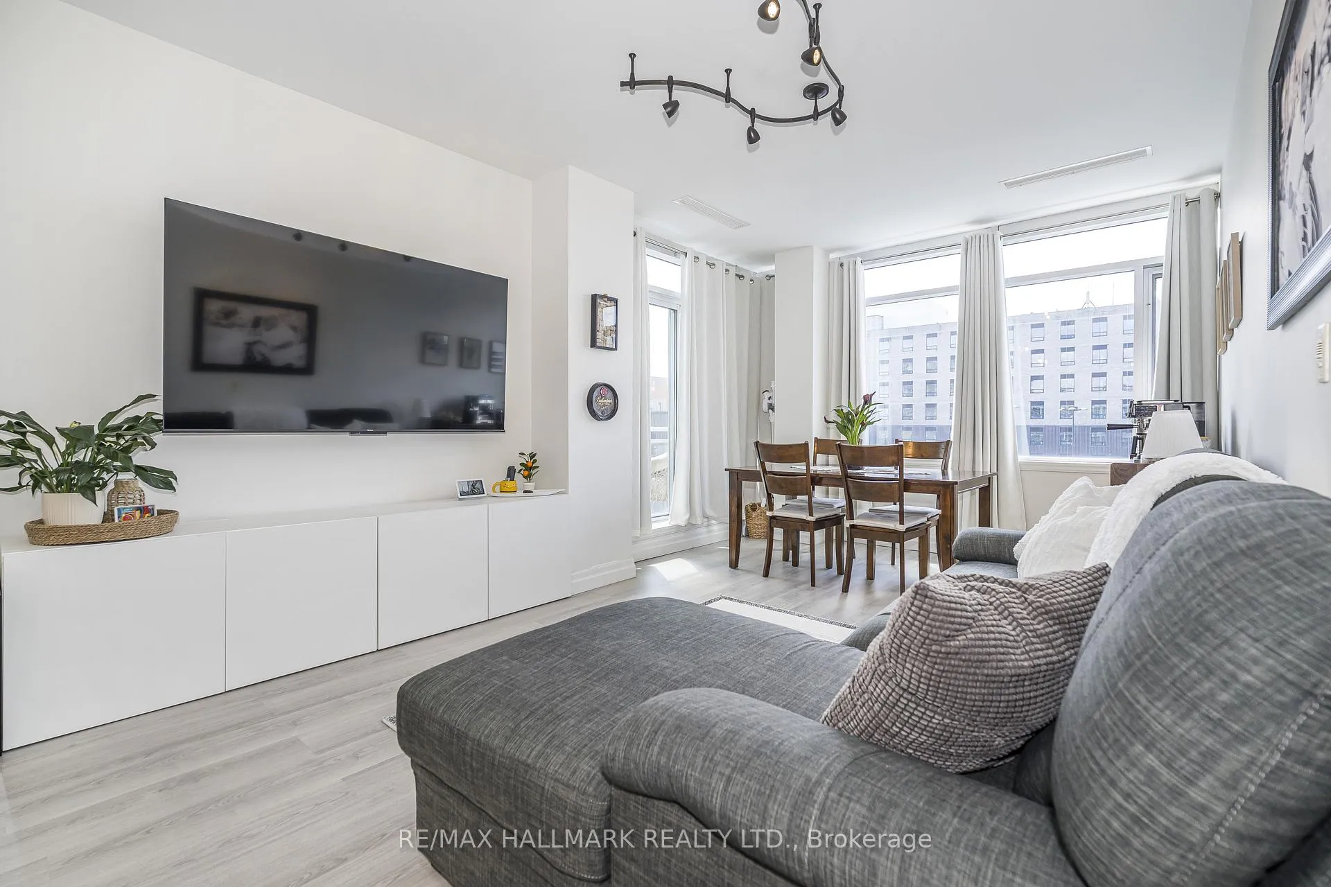 Photo 2 of Unit 514, 44 Bond Street W, Oshawa, O'Neill — HOMEH