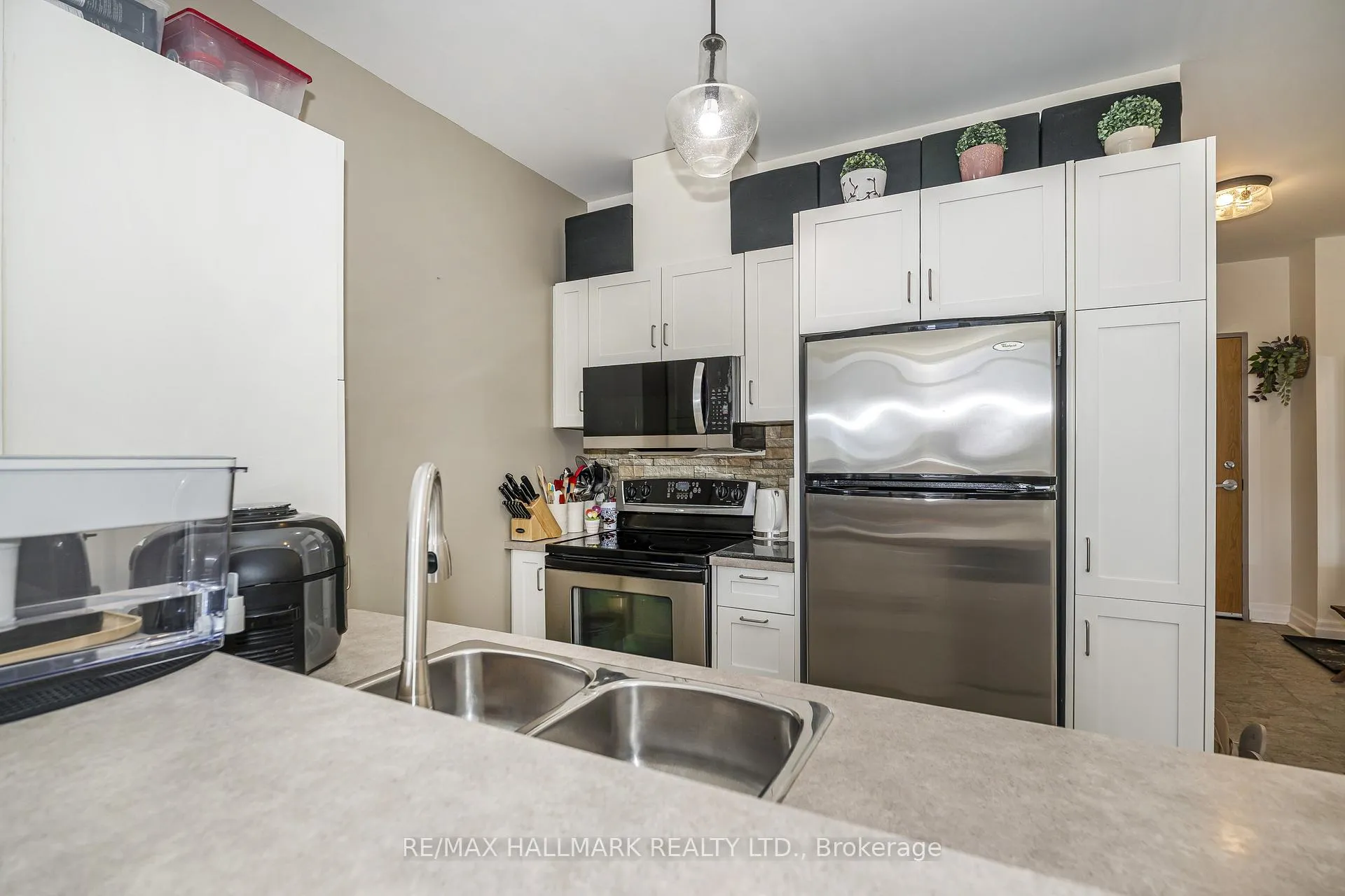 Photo 8 of Unit 514, 44 Bond Street W, Oshawa, O'Neill — HOMEH