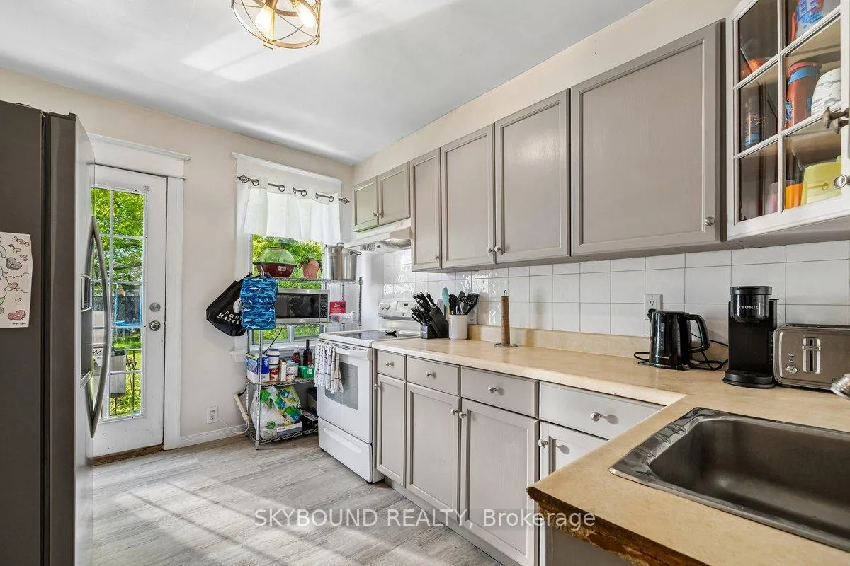 Photo 6 of 165 Paling Avenue, Hamilton, Homeside — HOMEH