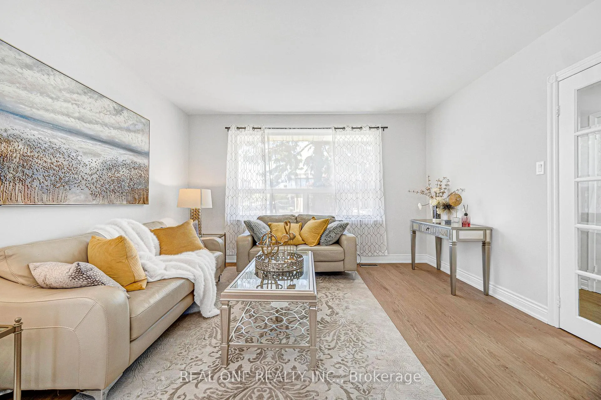 Photo 4 of 1 Gilroy Drive, Scarborough, Dorset Park — HOMEH