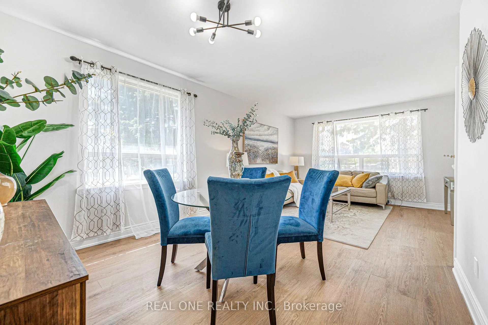 Photo 7 of 1 Gilroy Drive, Scarborough, Dorset Park — HOMEH