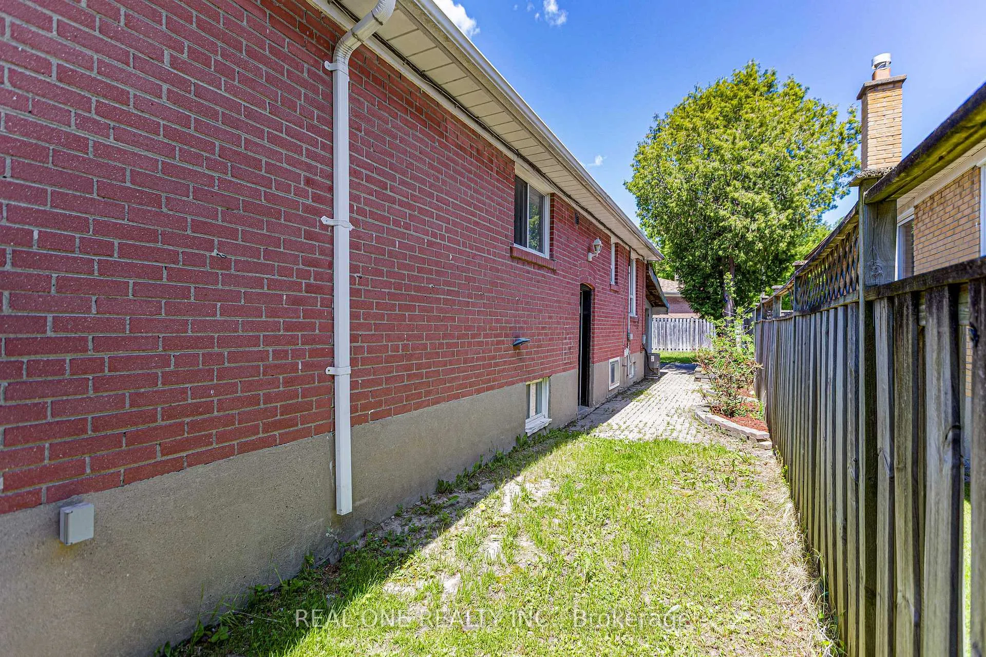 Photo 32 of 1 Gilroy Drive, Scarborough, Dorset Park — HOMEH