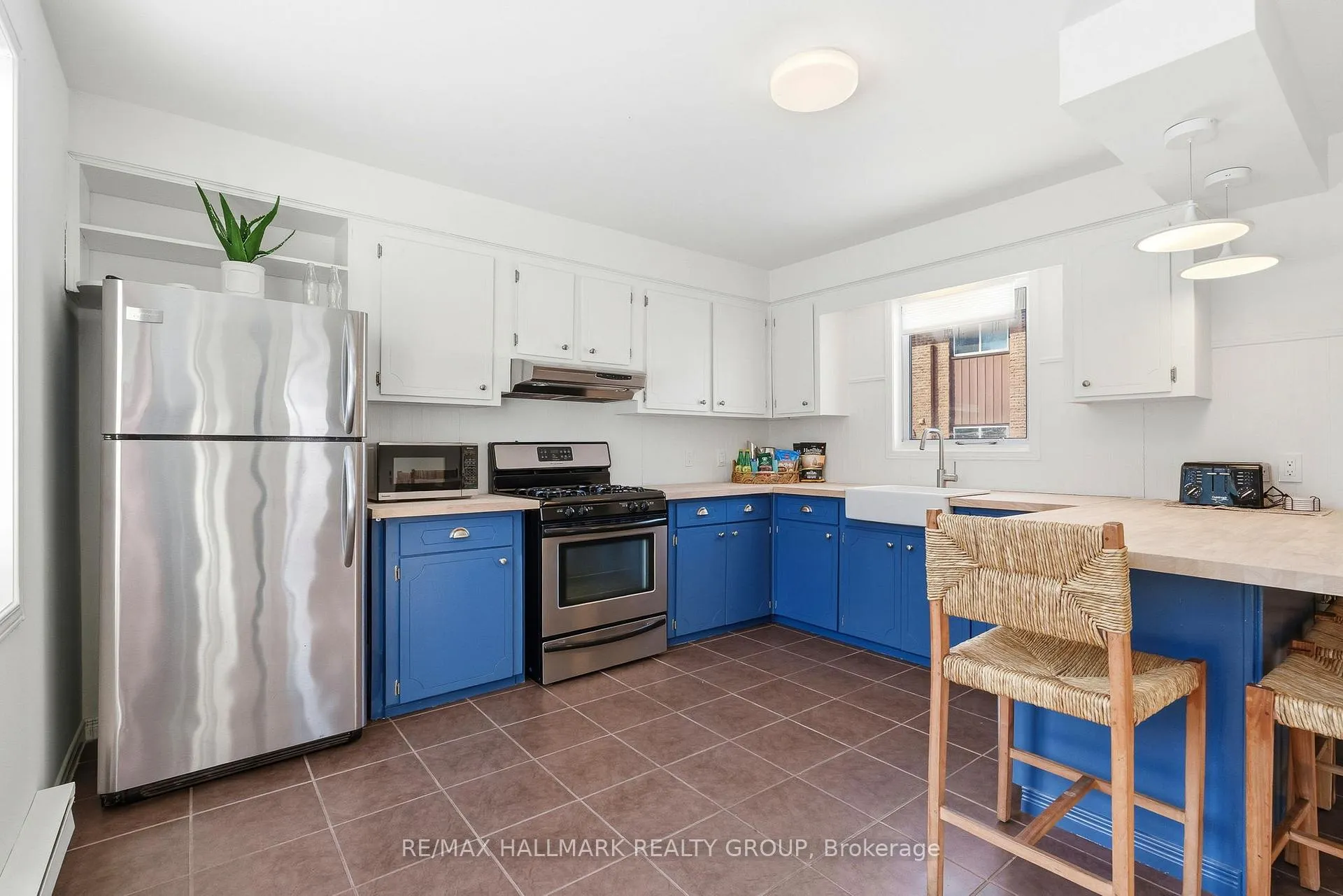 Photo 12 of 21 Downes Avenue, Prince Edward County, Picton Ward — HOMEH