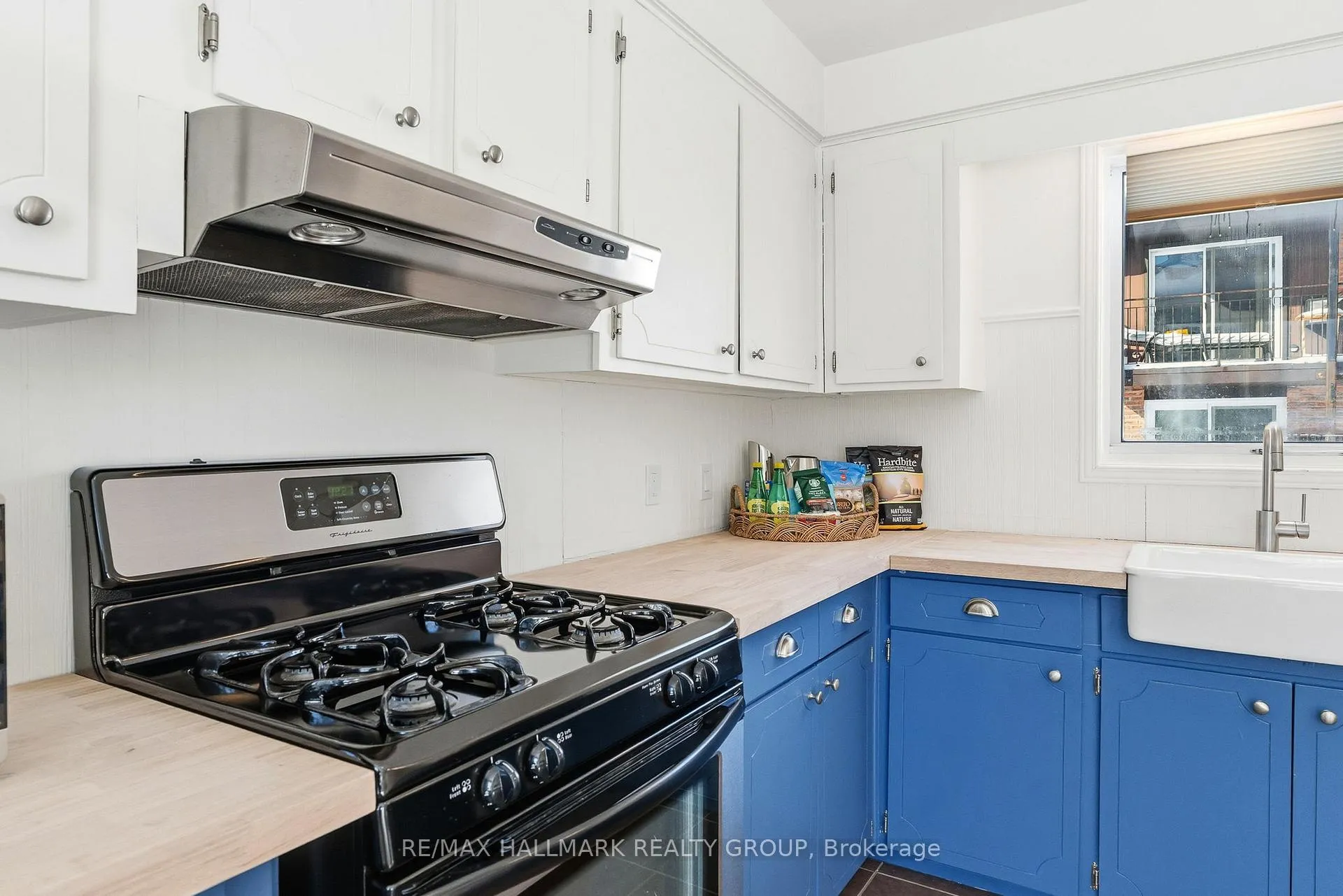Photo 16 of 21 Downes Avenue, Prince Edward County, Picton Ward — HOMEH