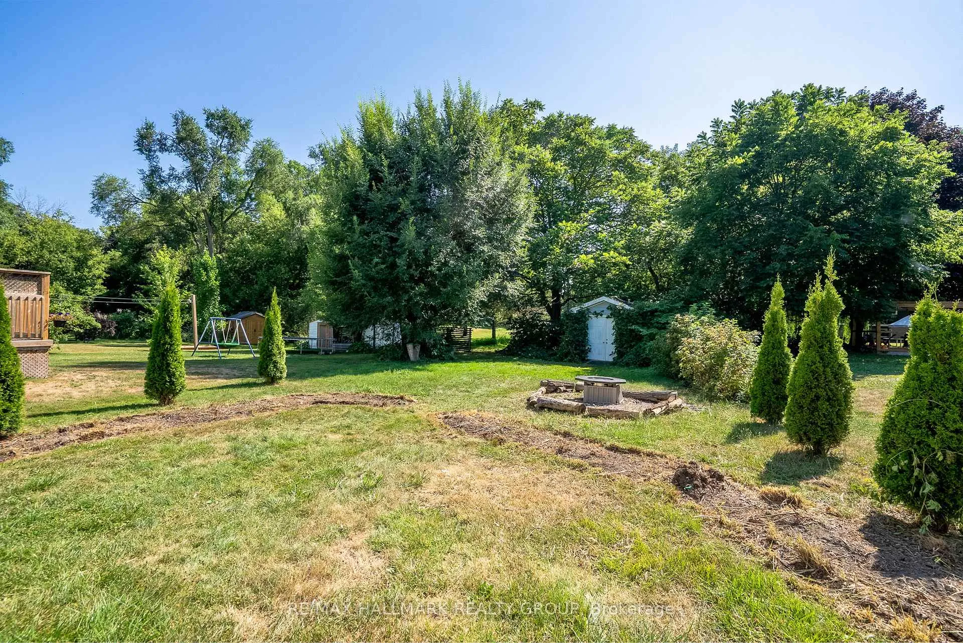 Photo 33 of 21 Downes Avenue, Prince Edward County, Picton Ward — HOMEH