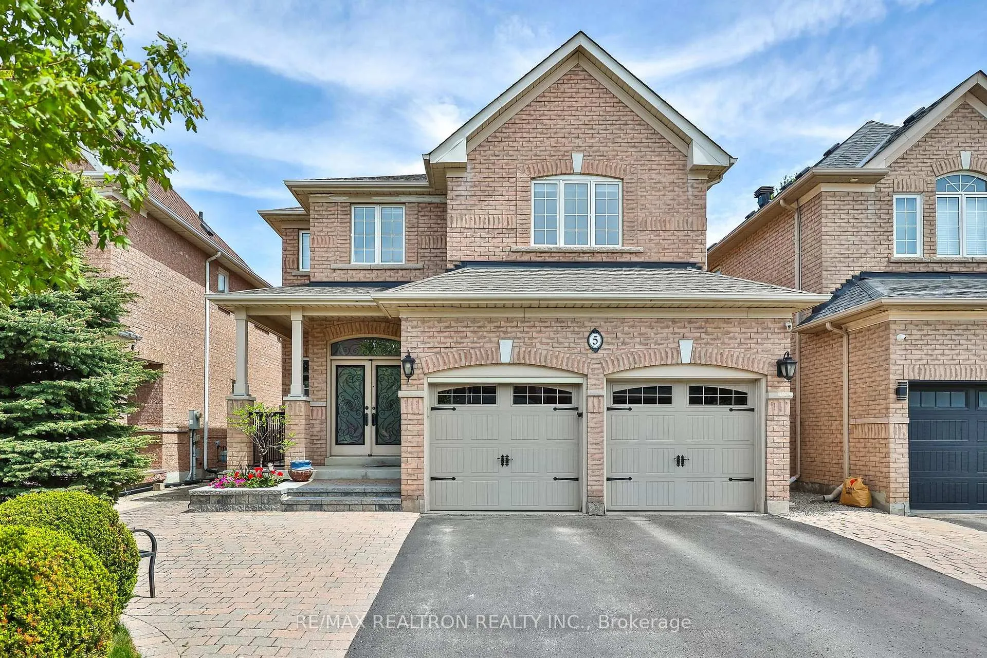 Photo 1 of 5 Daphnia Drive, Vaughan, Patterson — HOMEH