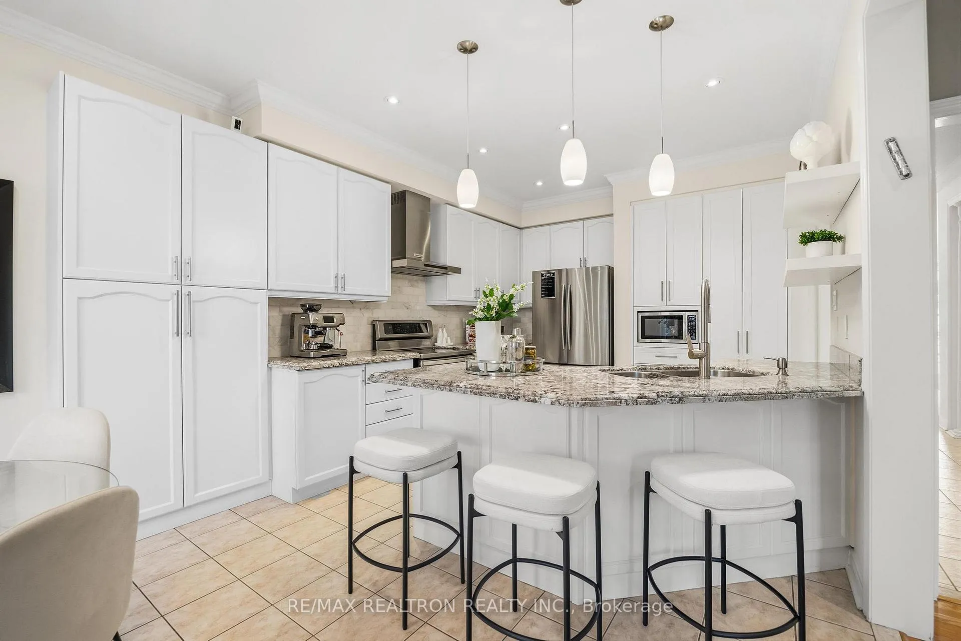 Photo 5 of 5 Daphnia Drive, Vaughan, Patterson — HOMEH