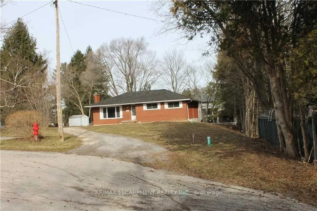 Photo 2 of 50 East Crest, Hamilton, Ancaster — HOMEH