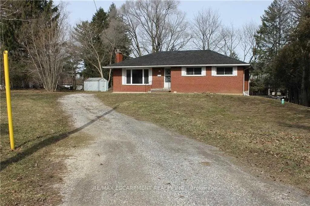 Photo 3 of 50 East Crest, Hamilton, Ancaster — HOMEH