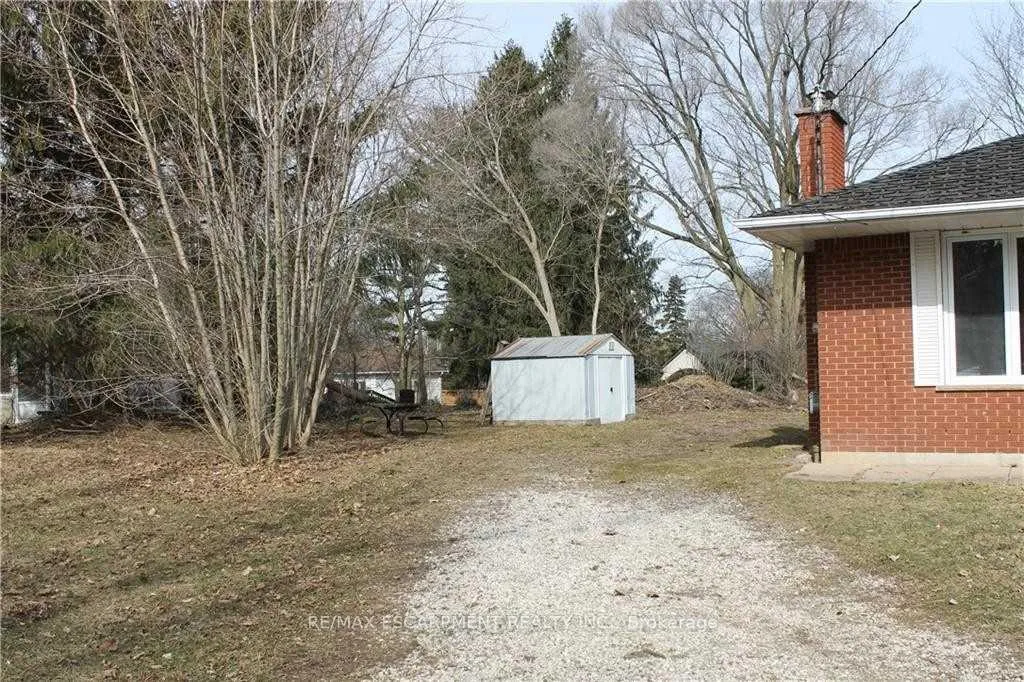 Photo 4 of 50 East Crest, Hamilton, Ancaster — HOMEH